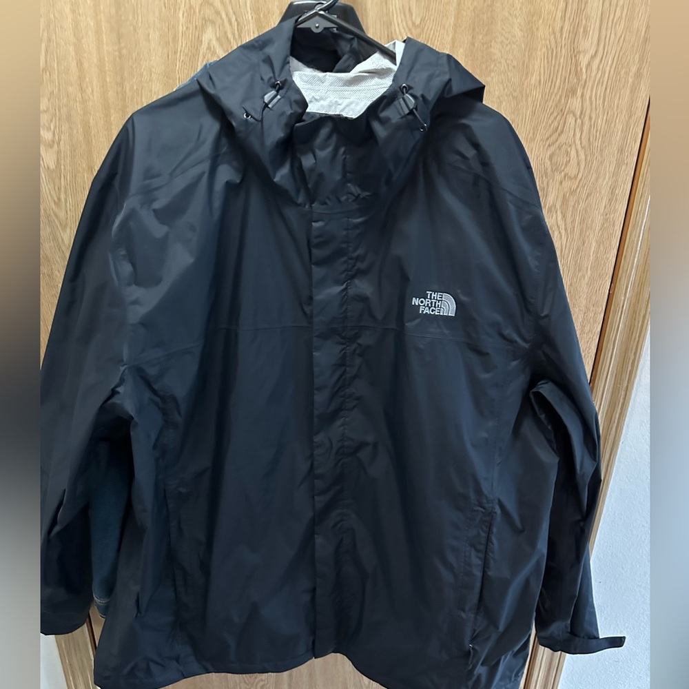 The North Face black men’s wind breaker shell size XXXL